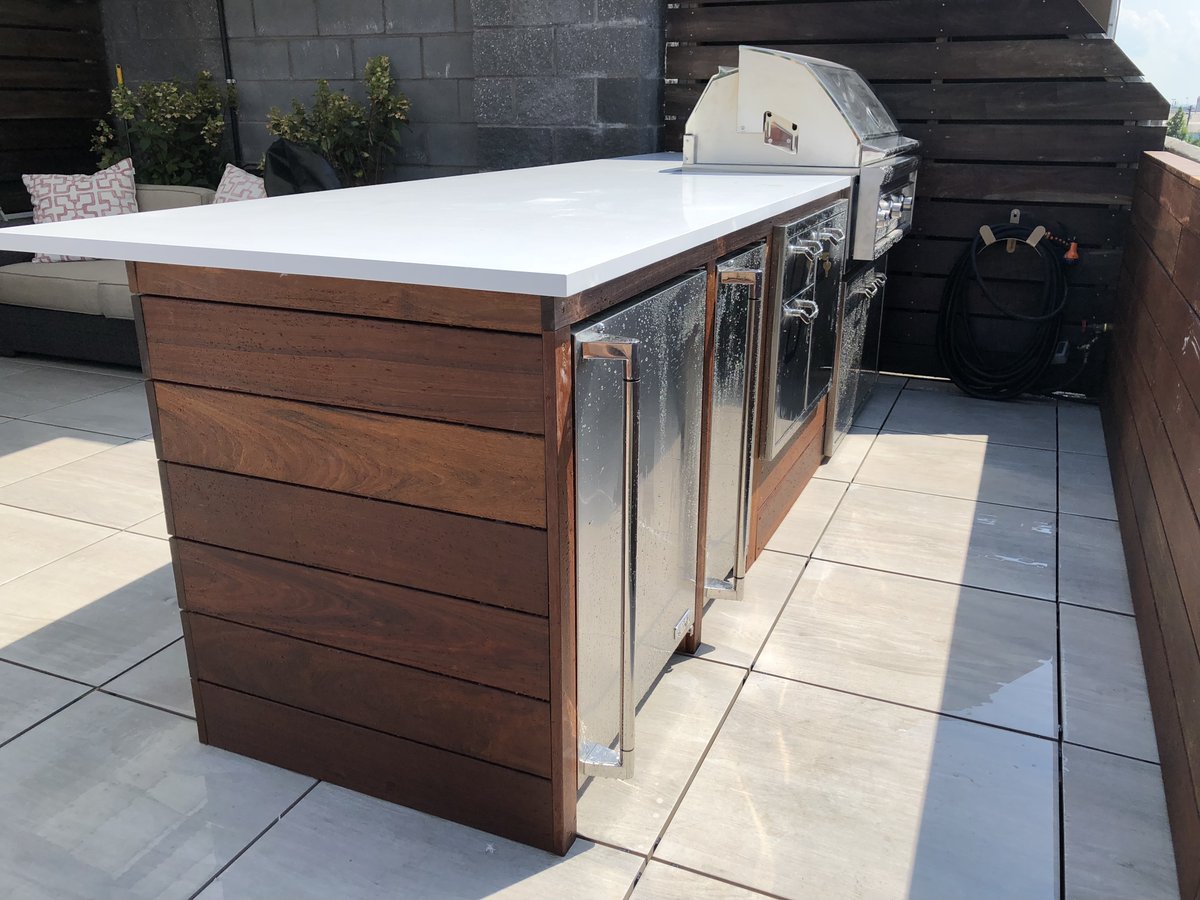 DionCityScapes's tweet photo. Outdoor Ipe (Brazilian Walnut) Kitchen with Lynx Stainless Steel Products and Granite Countertop #luxurylifestyle #luxuryhomes #outdoorliving #NYC #Rooftop #dioncitylandscapes #dcloc #dcloutdoorcontracting https://t.co/y0WJPfYLD5