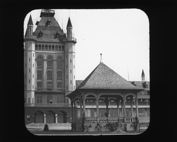 Louis Kamper, International Exposition Building (1889, Demolished 1896) Detroit, MIKamper’s sprawling, whimsical castle was built in SW Detroit near modern day Zug Island. The entire complex was demolished just 6 years later. Photos via  @HistoricDET &  @DetroitLibrary