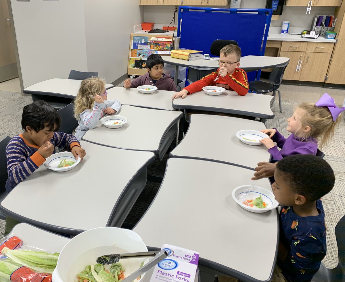 Ms_DeLaney306's tweet photo. Today we made a salad from the plants that we’ve been studying. We practiced following a process, counting ingredients, and gross motor skills. @Spradley_El #cookingisfun https://t.co/qUpVfgf6QS