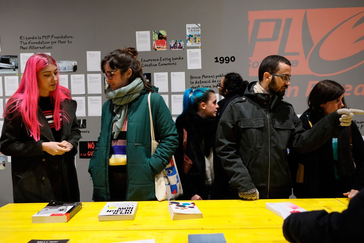 Makeatuvida's tweet photo. Mil gracias #Valencia!!!😘😘😘 por esta gran acogida en la inauguración de la décima edición de #REHOGAR #Diseño #abierto y #Reutilización.
Hasta el próximo 4/2 podréis disfrutarla en la Sala Academia de @LaNauuv.
#rehogar #rehogarx #disseny #obert #reutilitzacio #valencia https://t.co/gTHu7yaLyI