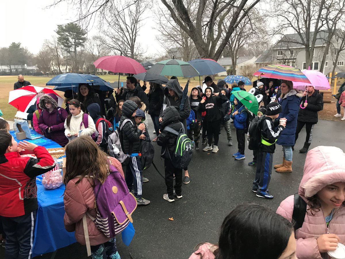 Enjoying a cup of hot cocoa on a cold and rainy day. Congrats to Coleman School's Student Council on our first ever Hot Cocoa Day!
 #RockGRNJ