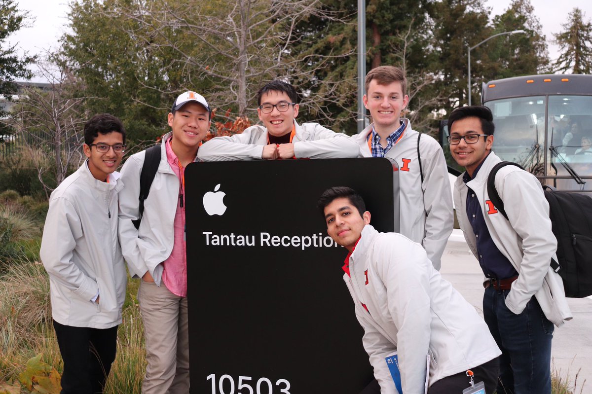 LanduytCenter's tweet photo. Perfect start to Day #4 of #TECSV. We met Bob Borchers, VP Product Marketing at @Apple . His practical take on innovation; 1) First and best are overrated. 2) Change the rules. 3) Create an obvious benefit. 4) Be prepared https://t.co/wnGjpJS4eW