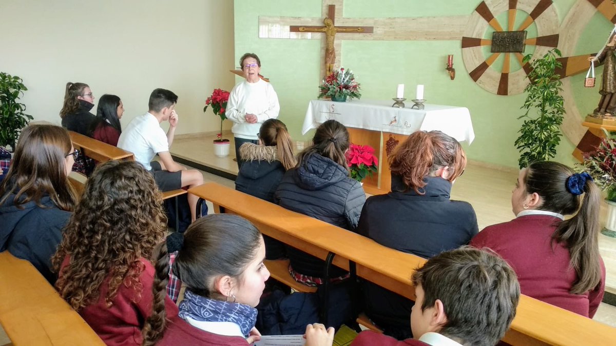 antocmt's tweet photo. Como cada año por estas fechas, los alumnos de 4t del colegio Sagrat Cor de Amposta visitan nuestra comunidad y comparten con las Hermanas. ¡Gracias por vuestra cercanía! https://t.co/aVudVIBEro