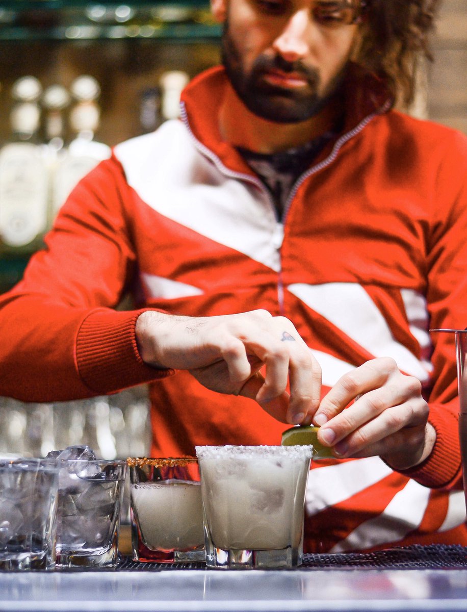 salted or spiced rim, down or on the rocks, tequila or mezcal, we’ve got the #margarita for YOU 👉🏻🍹 #thirstythursday