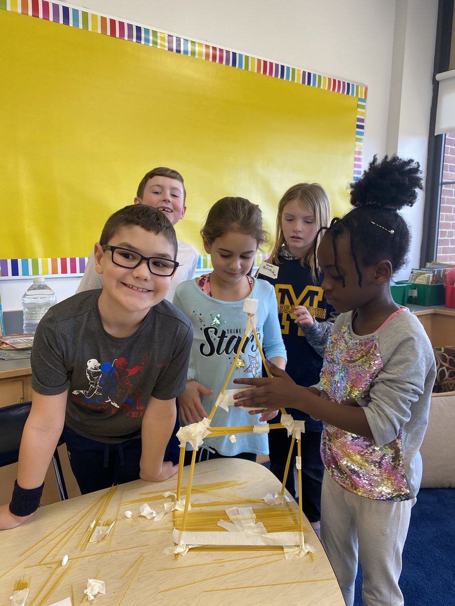 ReadyAnnette's tweet photo. STEM activities with exciting young engineers...including my recent college graduate! @msdeastlake https://t.co/620jdnBLXF