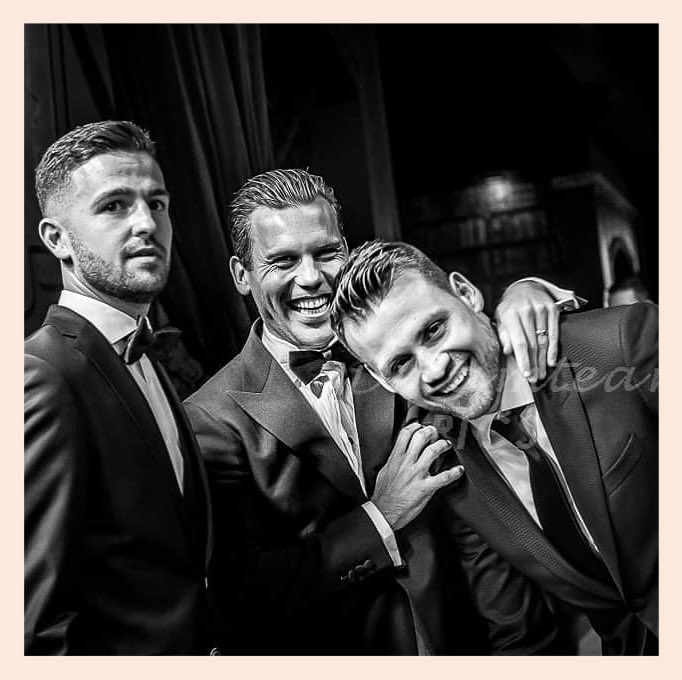 dreamteampics's tweet photo. @HLN_BE @hlnsport @VTM @DPGMediaBE #voetbal #GoudenSchoen2019 #RedCarpet #blackandwhite #footbal https://t.co/a3liuPSUhW