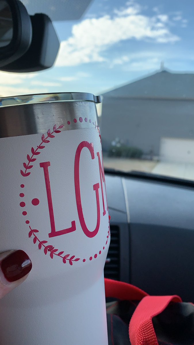gould_linds's tweet photo. Staying hydrated this week as part of our #oceestrong challenge! My person goal was to get over 10,000 steps each day this week and Iβve been holding strong!! So fun seeing everyone motivate each other this week. https://t.co/YkYYmXKemD