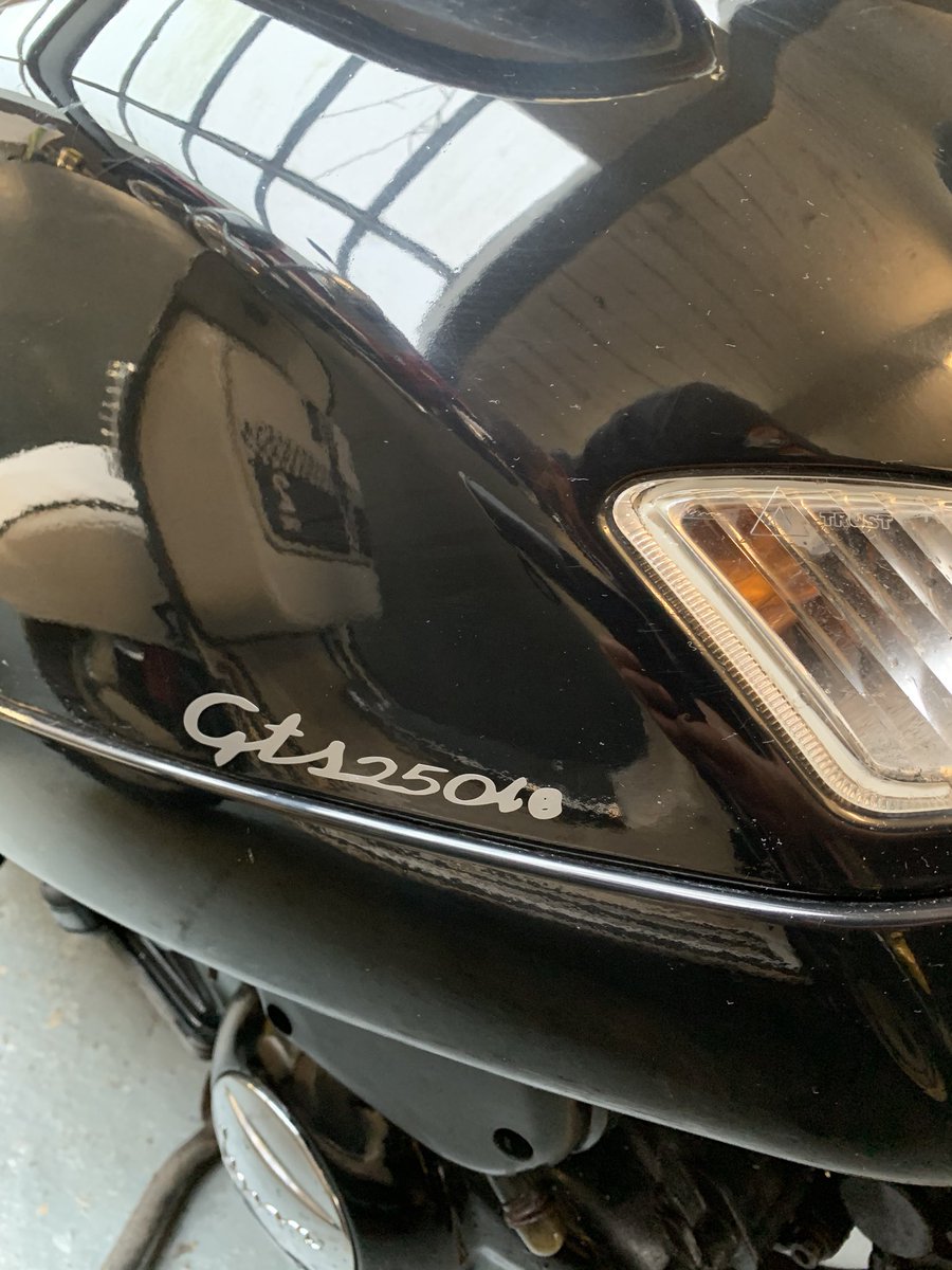 DcdecalsG's tweet photo. Vespa gts stickers #vespa https://t.co/HqVm0RGDp6