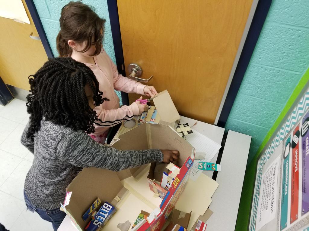 JanineMorganDou's tweet photo. Excited to be building their tiny homes using the blueprints they drew. #chdreambuilders https://t.co/Pw3ozbo5LQ