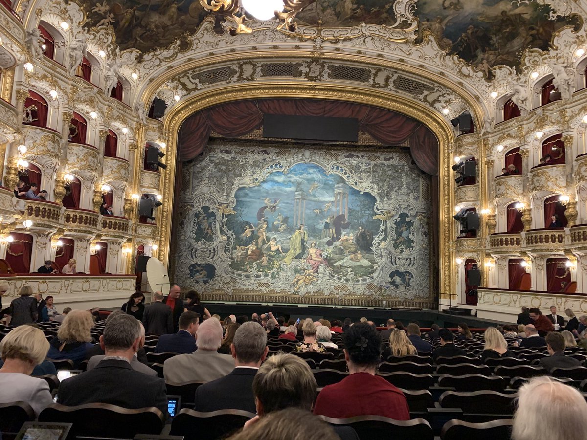 bachtrack's tweet photo. Here we are at the stunningly restored #Praguestateopera for the premiere of a new Butterfly. It looks like delicate lacework on the walls. Quite beautiful! https://t.co/uIxH1YXCK8