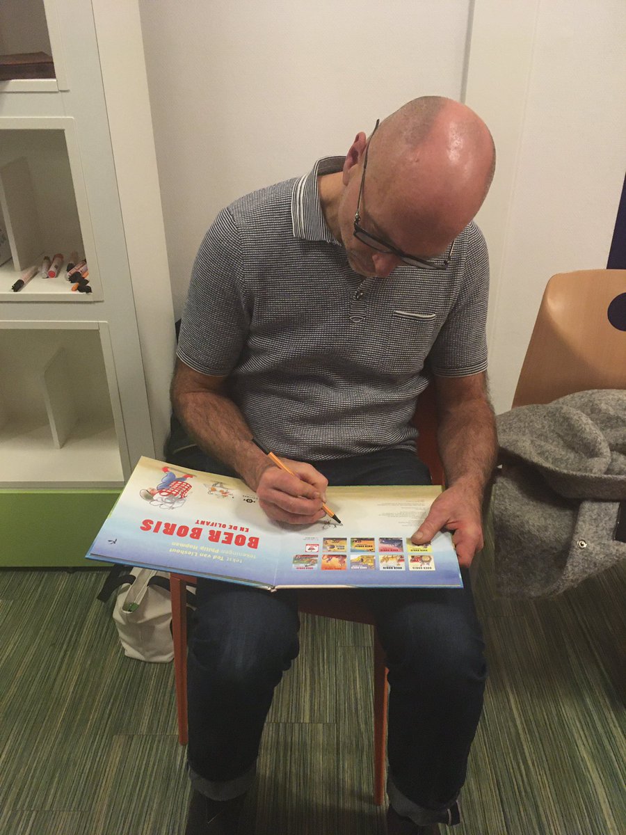 Mooie avond met #philiphopman en een volle zaal #voorleesdagen #boerboris <a href="/BibliotheekZOUT/">Bibliotheek Z-O-U-T</a> #leersum dank <a href="/readshop/">The Readshop Doorn</a> en <a href="/liesbethverstee/">liesbeth versteeg</a> o