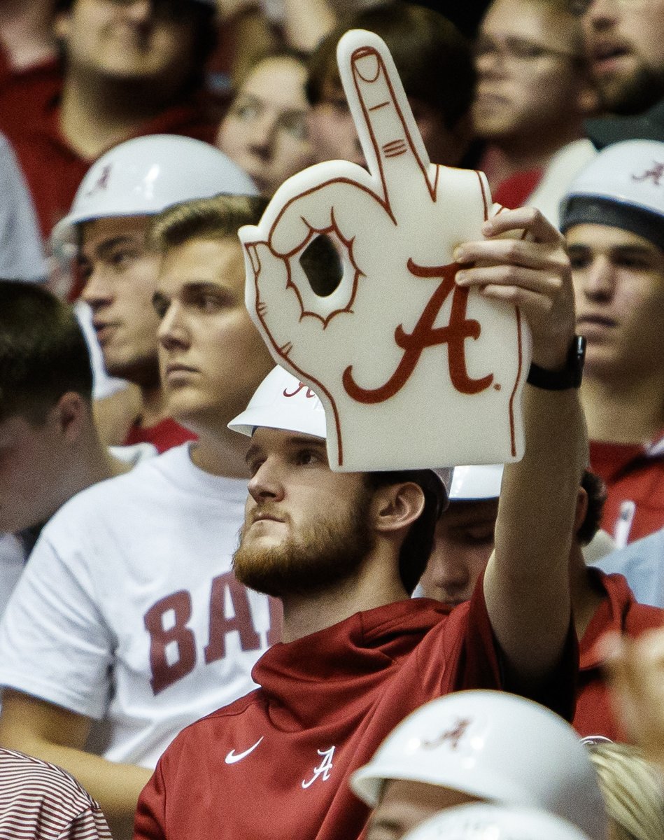stuartkmcnair's tweet photo. This guy...this guy right here...this guy does not like that other team. https://t.co/2cV6egQ4QR