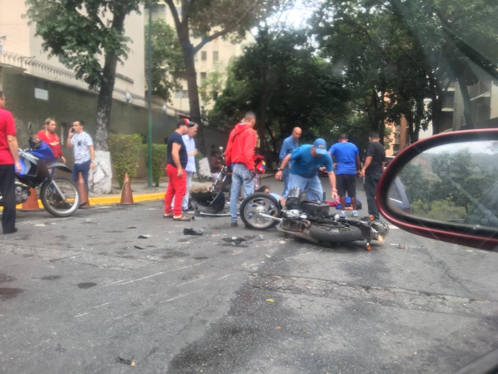 rcamachovzla's tweet photo. #Caracas En horas del mediodía, en Montalban, perdió la vida en un accidente de tránsito, Pedro Jesus Garcia Perez(51A), Maestro de Artes Marciales y Fundador de All Yem Key Tae Kwon Do, La escuela quedaba en Montalban III. El conductor de la camioneta será presentado ante el MP https://t.co/cHDhvJdh2d