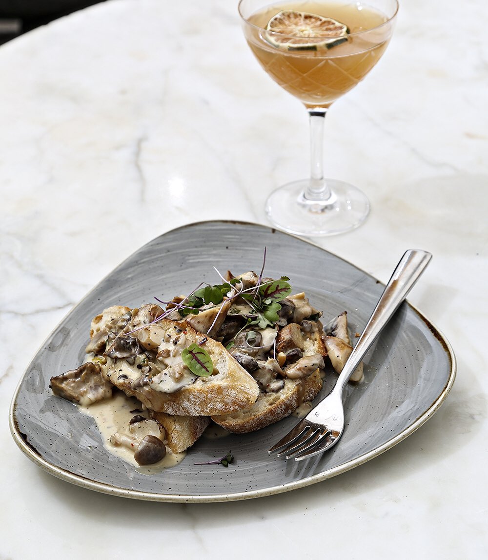 Little magic mushrooms in herb cream sauce ♥️ #bestlife #notthatkindofmagic #mushroomduxelle <a href="/LeMeridienIndy/">Le Meridien Indy</a>