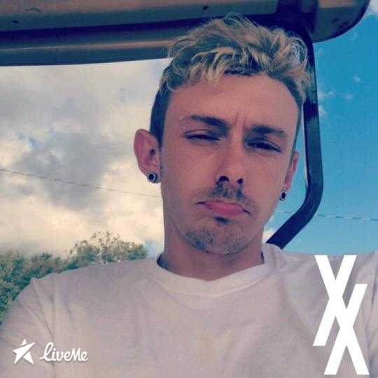 Terry60989815's tweet photo. Live broadcasting community https://t.co/CM9tjeplnq https://t.co/9fRUlDoQXk