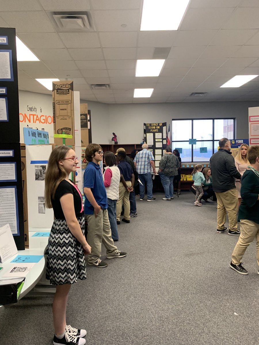 stolle_rachel's tweet photo. CS Science Fair was a success #ourWHY #CSsciencefair @chinaspringMS @chinaspringIS @chinaspringisd On to regionals!! https://t.co/dLdQ0LbQLP