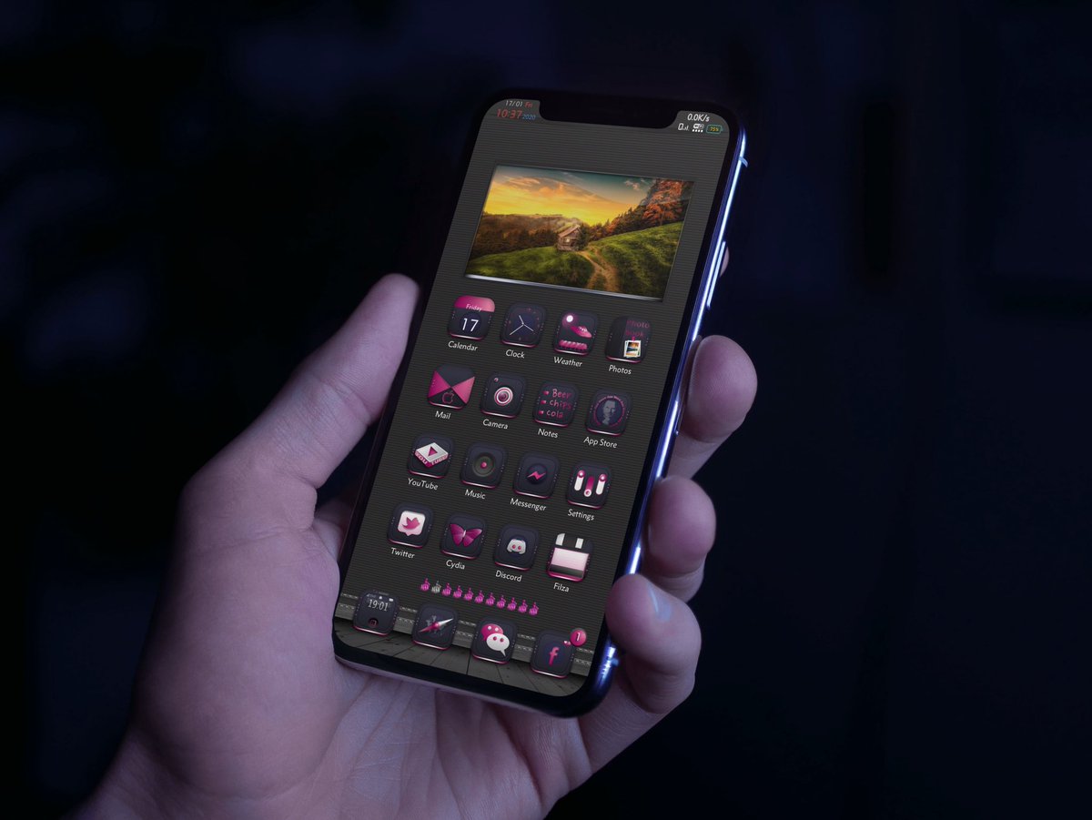 kyawthihaphyo's tweet photo. Simple set up with #Blu3B3rry  by @sl3in82 
#Wallpaper by @moondr1 
#NicebarX by @NiceiOs 
#Homeplus_beta by @_kritanta 
#snowboard by @SparkDev_ 
Thanks for all creators 🙏🏻 https://t.co/J9l4zXTXEl