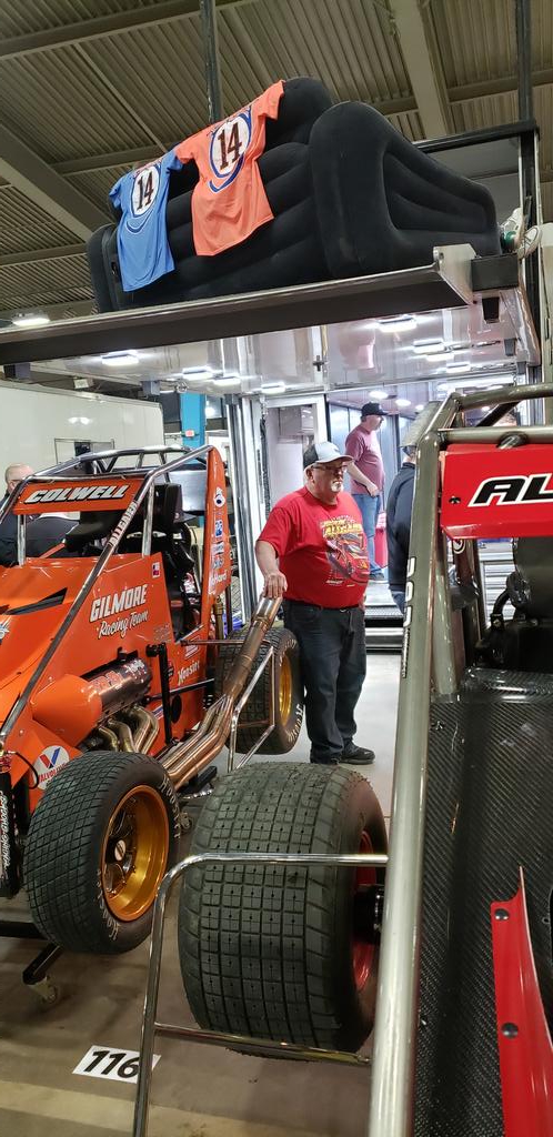 willielafrombo1's tweet photo. #ChiliBowl2020  @ripjetson9 #shitwillbuffout come get your #TeamRipper gear! And buy a ticket to win this beautiful peace! https://t.co/ar6xx179w3