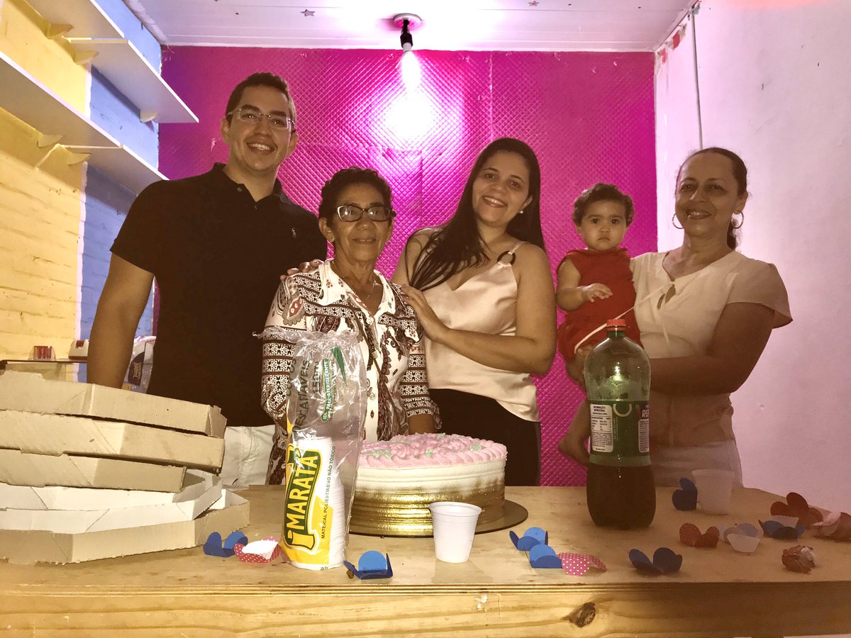 AquilaGondim's tweet photo. Família https://t.co/aHpYWnnR54