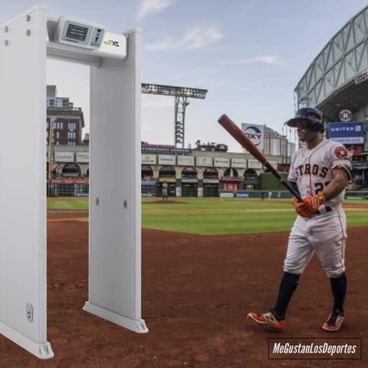 SeekHelplaj350's tweet photo. @Pantone294 @Awood45 @Cody_Bellinger I am totally down for metal detectors also hahahahaha!!! https://t.co/V3KMDUSBRZ