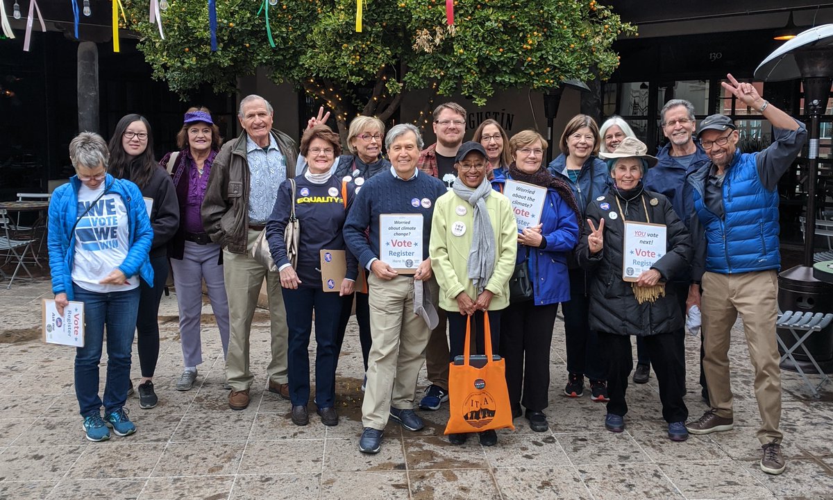 fieldteam_6's tweet photo. Our volunteers registered 40 voters in Tucson today, which means we've registered at least 800 Democrats in Arizona already THIS WEEK! We've still got room for a few more volunteers in Tucson on Friday morning: https://t.co/Dbz8O34UQj @flipazblue @AZprogress https://t.co/rzfVtSt675