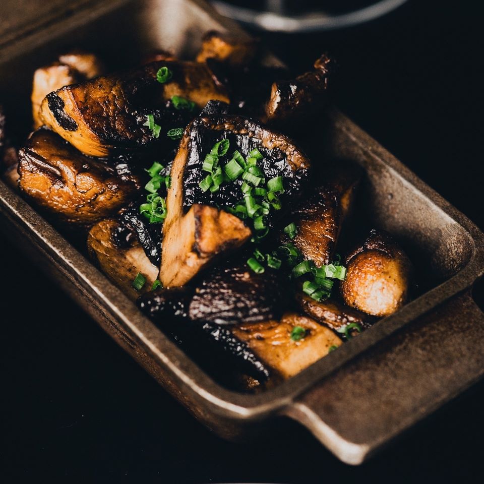 RestaurantHubNZ's tweet photo. @JSHQueenstown showcases the very best beef and lamb in New Zealand. Reserve your table and get your own steak today https://t.co/7A5tsIDK0M

#queenstown #queenstowneats #queenstownfoodie #NewZealand #nzeats #steak https://t.co/5oRSpkan3z