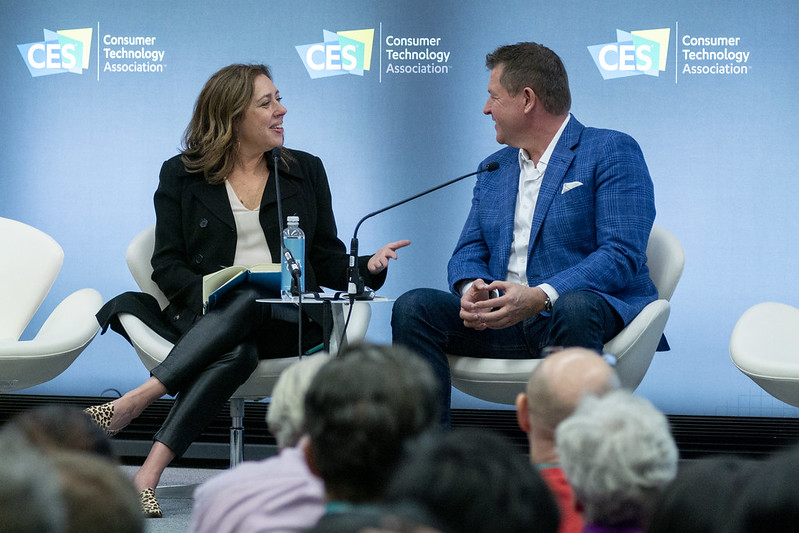 HighTechRetail's tweet image. #shopalikes For the 2nd year in a row, emcee of @hightechretailing #ces2020 and #laurafheller and #JoeJensenIntel dish on AI/computer vision and retail. Congrats to #Intel on #area15 partnership. Can&apos;t wait.