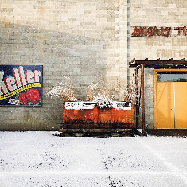 Winter isn’t going anywhere! Learn to knit something you can bundle up with at Saturday’s workshop. Here’s your chance to learn the basics from the most confident public knitter we know, Charlie Robin, Director of Yakima’s Capitol Theater.

Tickets avail… ift.tt/3ahicyz
