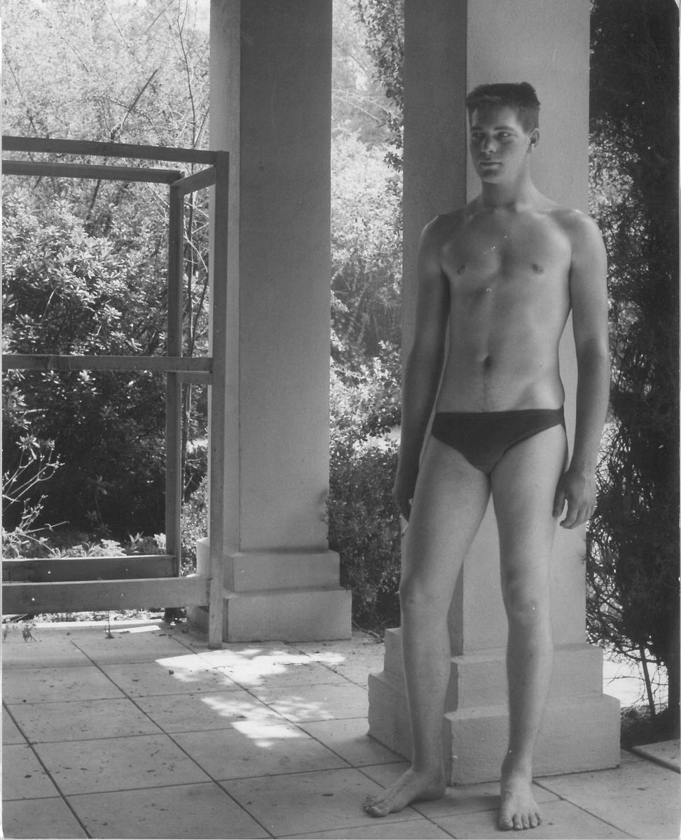 creatureblackl1's tweet photo. Ray Copeland [Photos by Pat Milo] Los Angeles, 1962 or so #raycopeland #patmilo #vintagemen #vintagegay #gay #nakedgay #nudegay #nakedmen #vintagephysique #gay #gaymen #uncut https://t.co/8UJssiWFOp