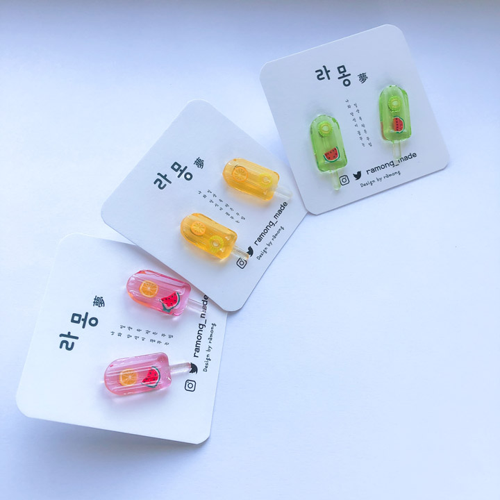 모꼬지다락 in 부산

부스명
< 라몽 >

<a href="/ramong_made/">라몽(夢) 핸드메이드 공방 문구온e11</a>

주요제품
핸드메이드 악세사리

부스소개
누구나 꿈꾸는 일상 속 작은 꾸밈거리를 만드는 라몽입니다.