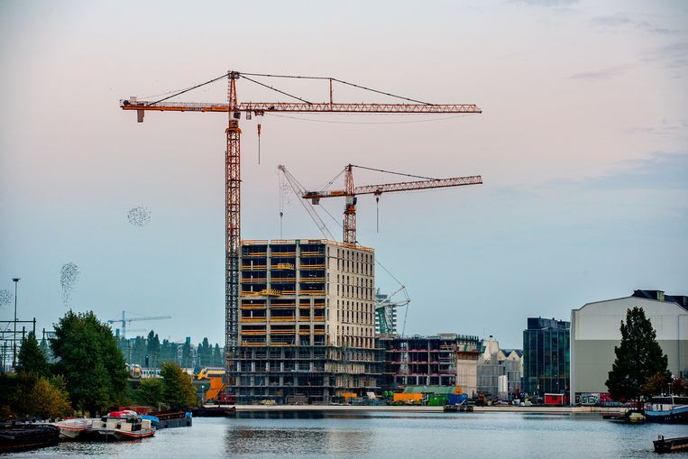 EAOGV's tweet photo. Verhuurverbod: woonplicht bij nieuwbouw in Amsterdam https://t.co/jITJFYkxAS https://t.co/bQEIoqpZpr