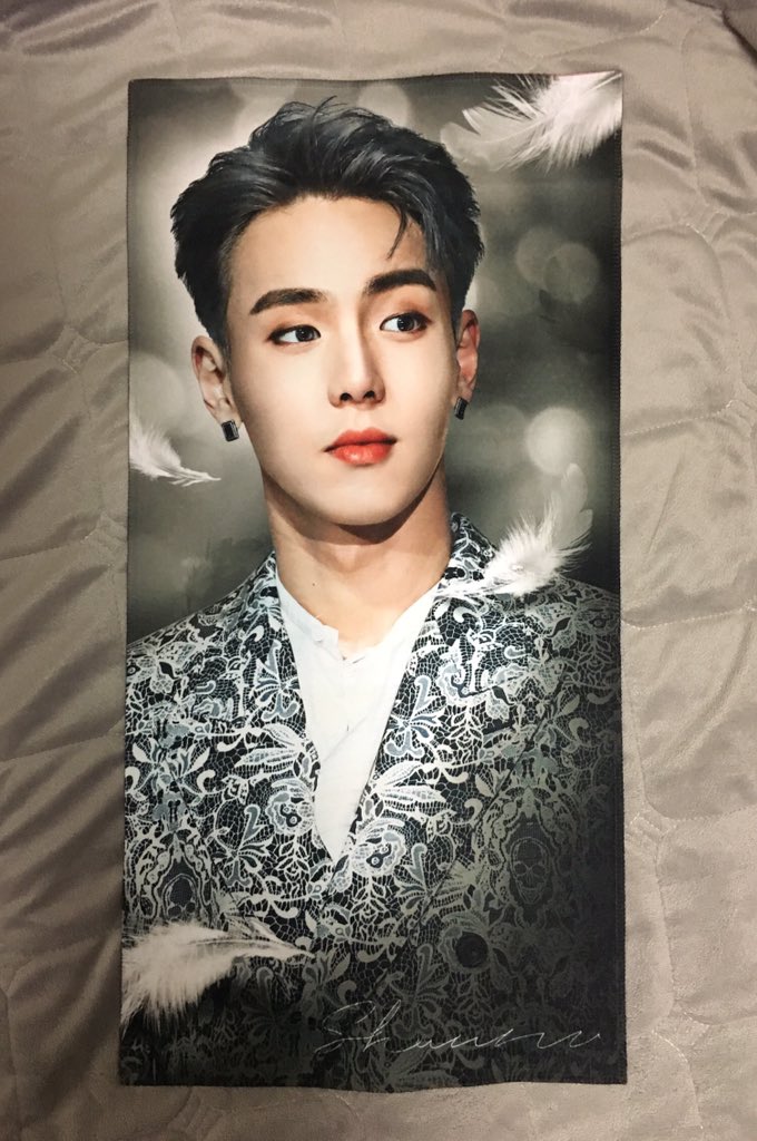 naresalka's tweet photo. [FAST PO HANDCARRY] CHEERING KIT ANGEL GAN 
-Limited Slot-
IDR 350K

CLOSE : 17 Januari (16.00 WIB)
READY : 22 Januari
#MONSTAX
#몬스타엑스
#몬스타엑스팬콘 
#SHOWNU #셔누 
#MONSTAXGOODS https://t.co/xHQcjWBEgb