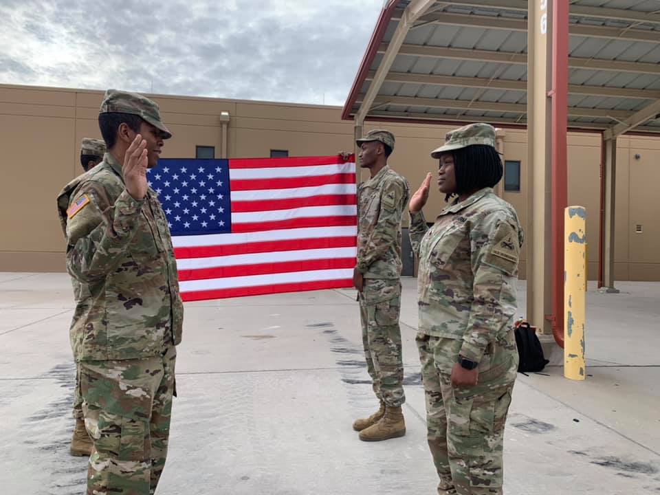 3ABCT1AD's tweet image. #Reenlist #BulldogHighlights

SPC Paige Haughton and SPC Mikell Mohr both re-enlisted for 4 years. Both are Soldiers in 4-1 FA, SPC Haughton heads to Germany and SPC Mohr to Fort Sill. Thank you for your continued service!

@1stArmoredDiv  @FortBlissTexas  @FORSCOM