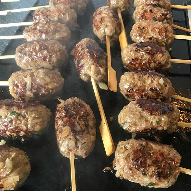 FigmintCatering's tweet photo. Sizzling hot lamb kofta. #glutenfree #canapes #cocktailparty #fingerfood #figmintcatering #sydneycaterer https://t.co/vtRhzPLoQt https://t.co/ihJTYQBiDk