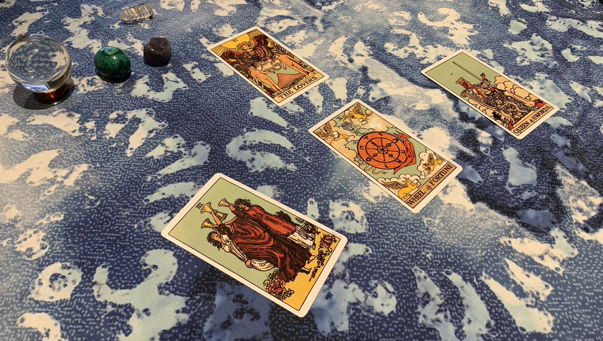 HeartsTransform's tweet photo. For the next 45 min, drop in to the #CC20 Many Paths Gathering Space for an Oracle / Tarot Card reading by @Cuillioc! Full schedule at https://t.co/hJk29xeyYU https://t.co/CyxQRC9EsE