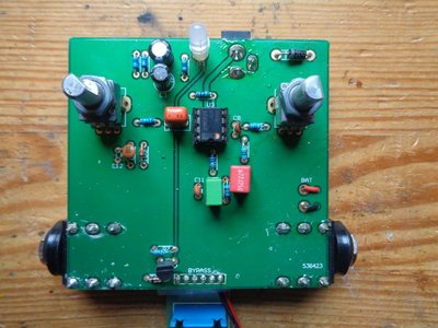 freestompboxes's tweet photo. A cheap box, but who give's a #procorat's arse if it sounds good? Fame - Slasher 🔪..... Truly beautiful tracing job by forum member Manfred #gutshotculture #pedalporn #schematic #traced https://t.co/hEsEKCXxEy https://t.co/oPzhr8t9Ek