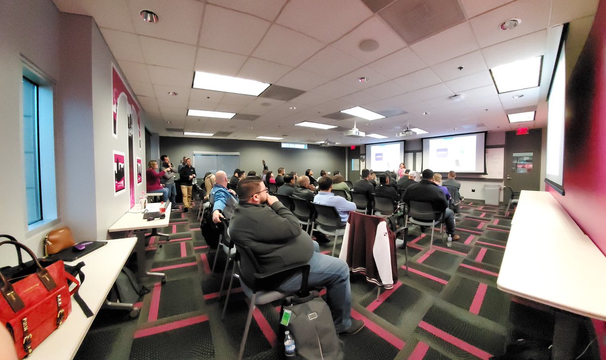 CHueser's tweet photo. And the winners are...... @TalkMoreTeam 4Q19 Overall TN Top Tier I Dealer @MandaGossett overall Top ASR! #TEAMTN #GLRPride #RockyTopRocks #PurpleLife #MetrobyTMobile #allthewinners #proud https://t.co/jB8ud6VPIE