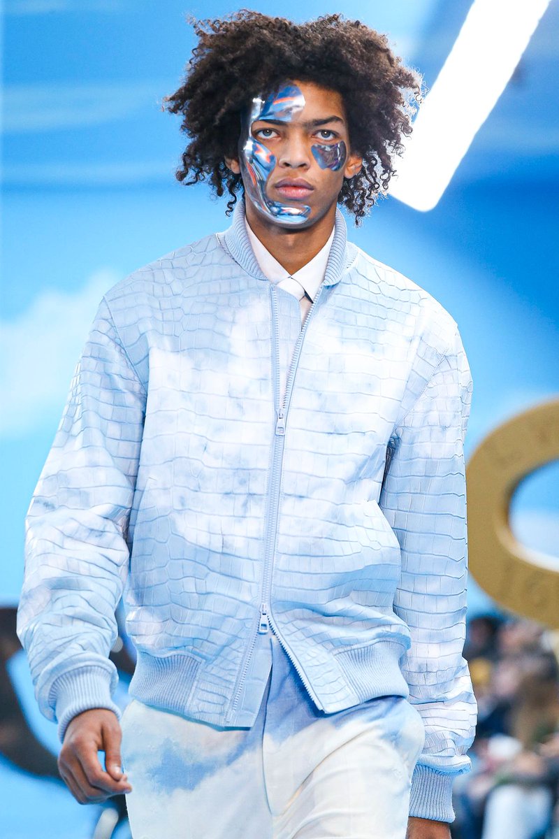 NewYorkModels's tweet image. LOUIS VUITTON ☁️ Introducing #OmariPhipps making his fourth turn down the @LouisVuitton runway at #PFWM 🇫🇷  #NYMMMen