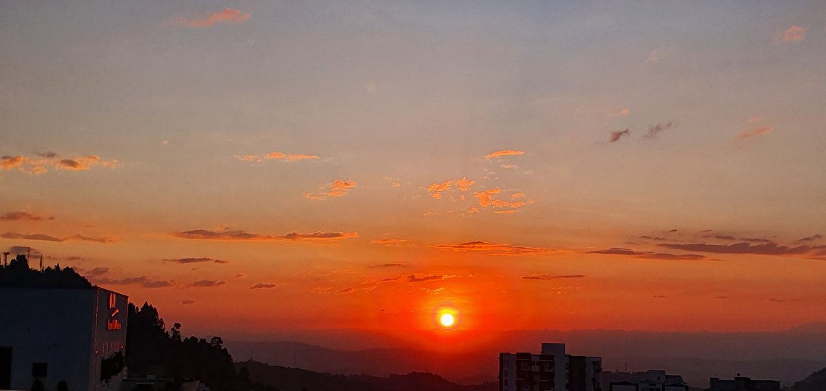 jjgranada2's tweet photo. La fábrica de paisajes en Manizales https://t.co/Yod4QiydEm