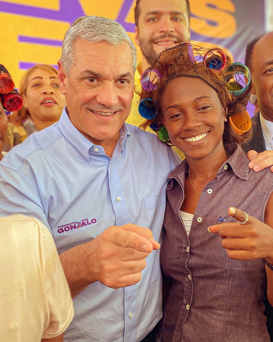 gregoriove's tweet photo. #ElPenco Con la fuerza de las mujeres vamos a pasar el rolo y ganar las municipales en febrero. @Gonzalo2020RD 🔥🔥🔥🔥🔥
#GonzaloPresidente #RoloPower #JuntaderaConGonzalo #TeamRolo #RedLVConGonzalo #RedLVPLD https://t.co/RuEVohwEbv
