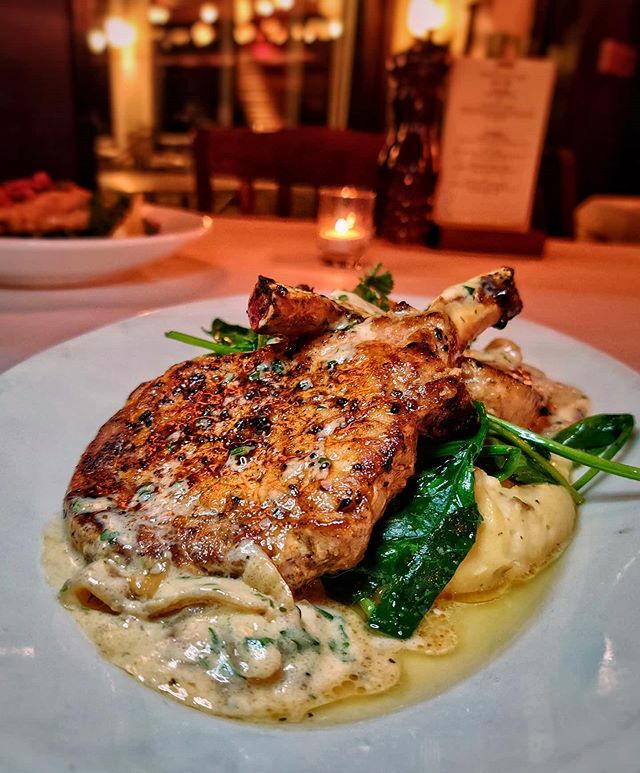 Grænseværdi Arbejdsgiver Mutton Witherspoon Grill on Twitter: "Smothered Pork Chops tonight are a taste of  the South! With caramelized onions, whipped potatoes and a bacon Sherry  cream sauce! https://t.co/866yZxi305 https://t.co/ivPh1PVyvI" / Twitter