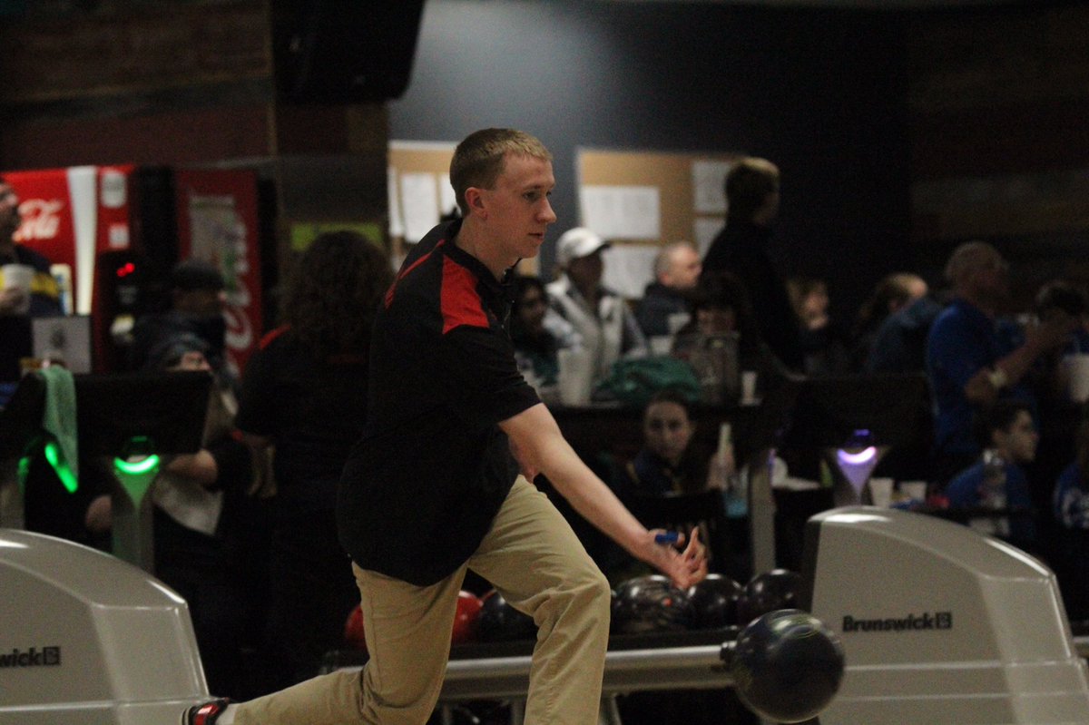 Lowellredarrows's tweet photo. Varsity Boys A Final Score 🎳

Lowell - 20
FHN - 10

Varsity Girls Final Score 🎳

Lowell - 10
FHN - 20

Amazing showing from both teams today! Photos will be on Flickr later tonight. @Lowellbowling @HuskiesAD #GoArrows https://t.co/wyZxge1WvA