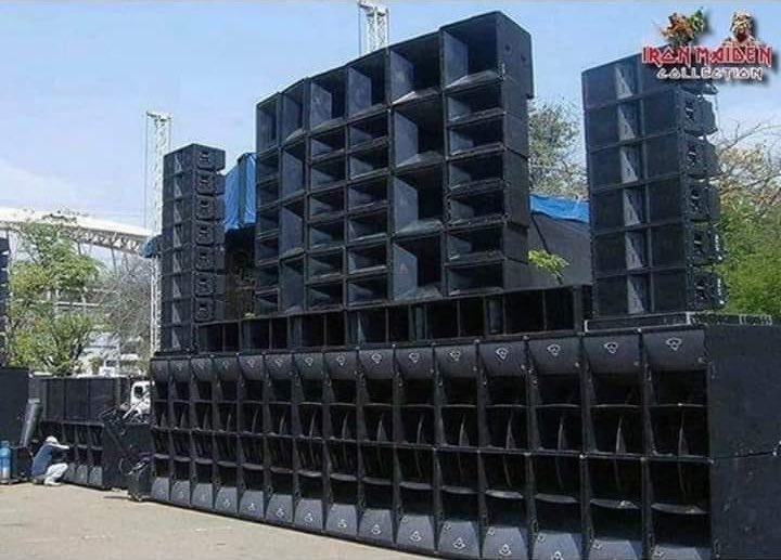 abrimohedas's tweet photo. ¿Cual seria la primera cancion que reproducirias en estos altavoces? https://t.co/Jl2zq5jdD3