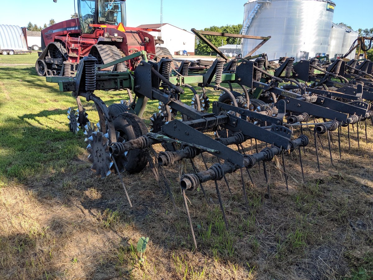 Things for sale.

Case SDX30 7.5 inch spacing. Comes with our without 2300 air cart that can either be hydraulic vrt or converted back to ground drive.

JD 35' chisel plow frame  with Rons MFG coutlers and summers harrow.

Retweets appreciated.

DM if interested