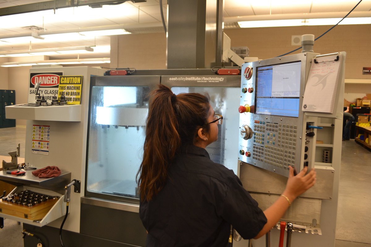 EVITnews's tweet photo. The #manufacturing industry is looking for qualified, skilled workers NOW! 

Get started w/ #career-training at #EVIT in programs like #Machining Technology.

Learn more &amp; enroll today: https://t.co/u05JN4LFNE

#PassionPathPurpose
#WeAreEVIT https://t.co/M7vZfFhgLJ