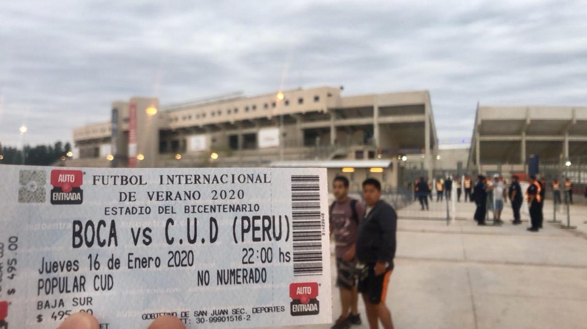 LaBandaUNorte9's tweet photo. Essssta hinchada, no te deja de alentar 🎶
Vamos por un triunfo más @Universitario
#LBDN https://t.co/jzlPOvSDvO