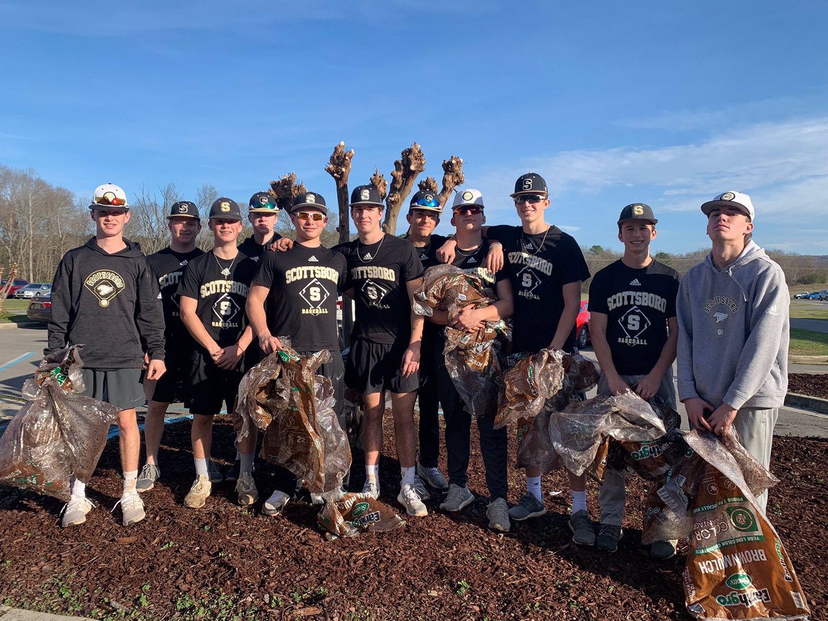 SCT_Wildcats's tweet photo. Thank you to Wildcat Baseball for mulching the front of the school today...GoWildcats! #wildcatnation #lifeinjacksonco https://t.co/EV1XPt5iAt