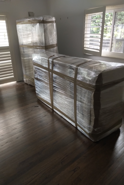 DynamicLA's tweet image. Another successful move. Our team in action, providing quality export packing for an international relocation. Contact us for a quote today and let our experts assist you with all your international shipping needs!