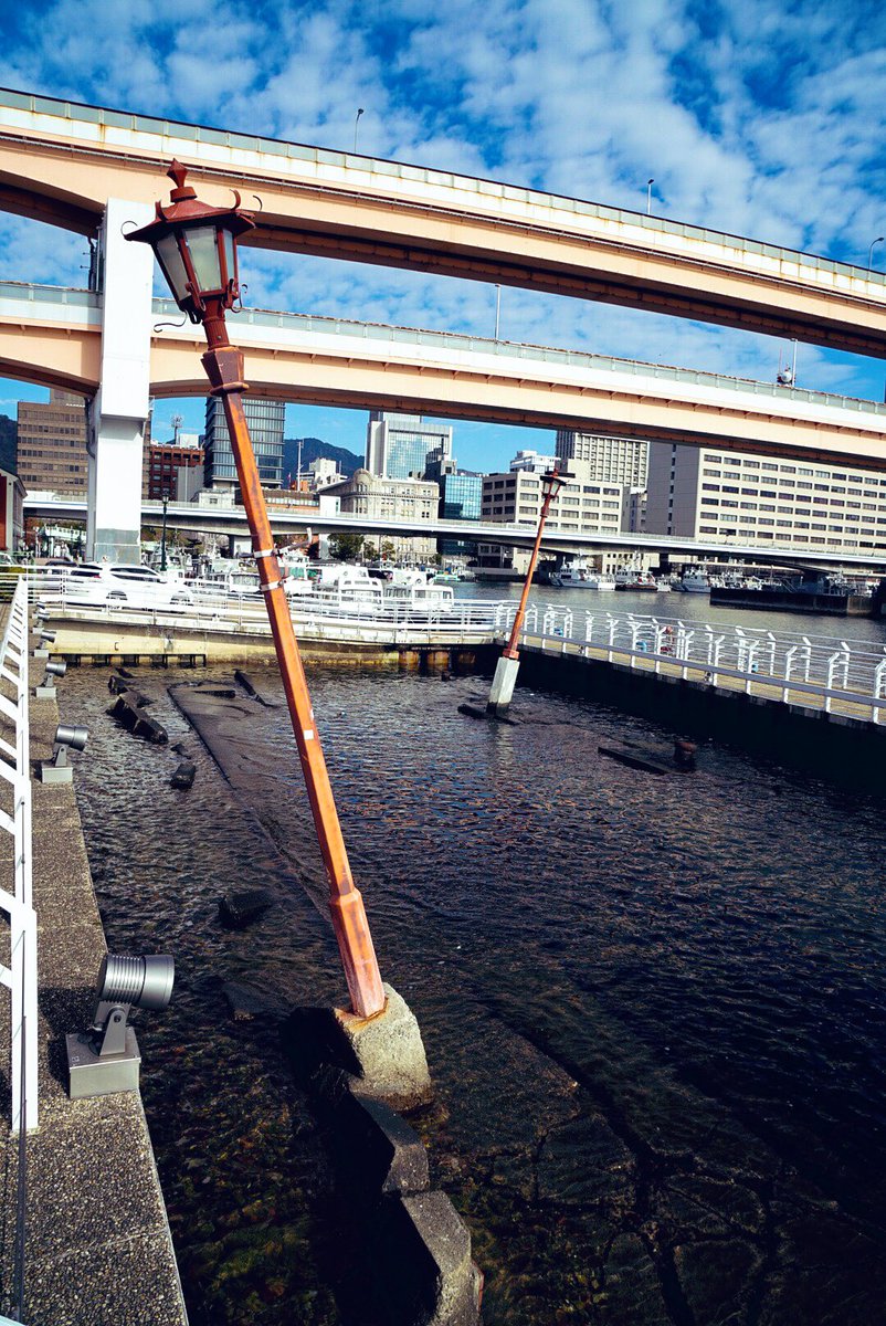小島秀夫 على تويتر 神戸に帰ると必ず行く メリケンパークの 神戸港震災メモリアルパーク Port Of Kobe Earthquake Memorial Park 写真は年末に帰郷した時のもの メリケンパークには 埋め立てられる前の メリケン波止場 の頃からよく行っていた