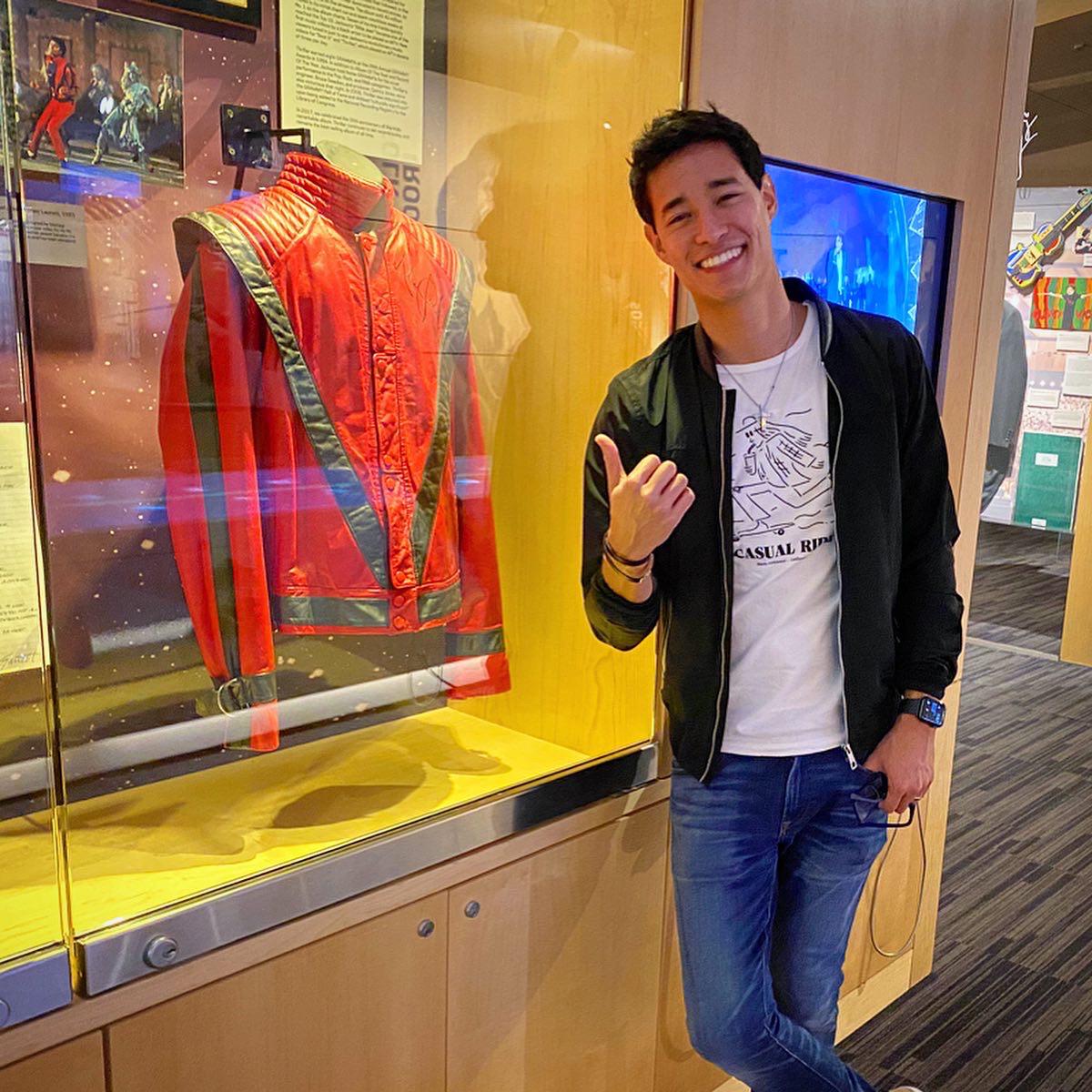 tonysuccar's tweet photo. Un gran honor poder visitar el @TheGRAMMYMuseum en #LA 🙏 no puedo creer que tienen mis palos y la campaña que use la noche de los @LatinGRAMMYs 20th year! Gracias gracias gracias, que bendición, a seguir haciendo… https://t.co/l3DDZEBEJ6